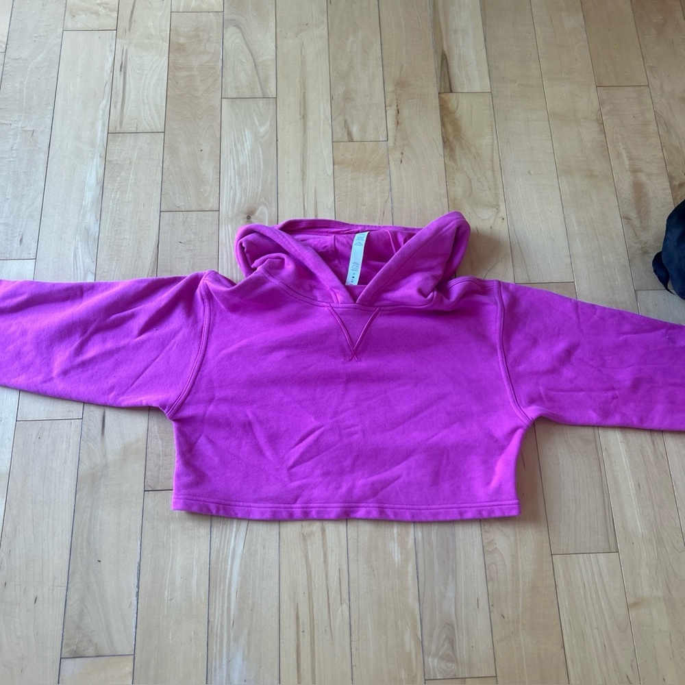 Lululemon Athletica Fuchsia Pink cropped Hoodie